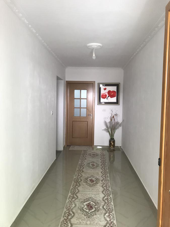 Tourists Guest House Гірокастра Екстер'єр фото